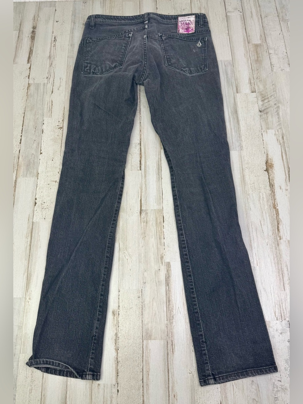 Volcom Women’s Black Jeans 32 (32x33) Slim Straight Fit - Picture 10 of 12